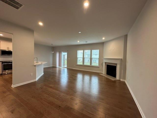 Foto del edificio - 2560 Quarterdeck Dr