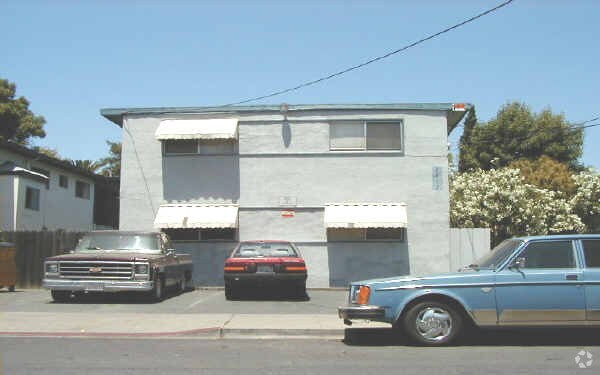 Building Photo - 2017 Riley Ct