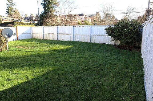 Foto del edificio - 2742 Sylvan Dr W