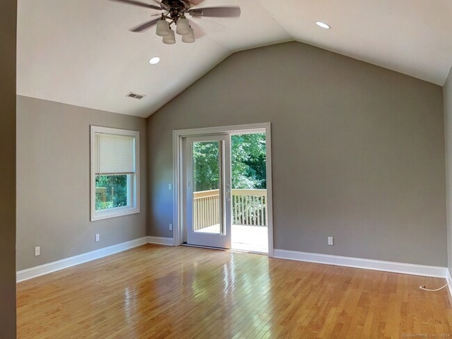 Building Photo - 679 High Ridge Rd