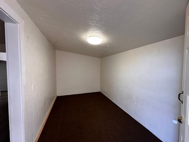 Building Photo - 205 G St