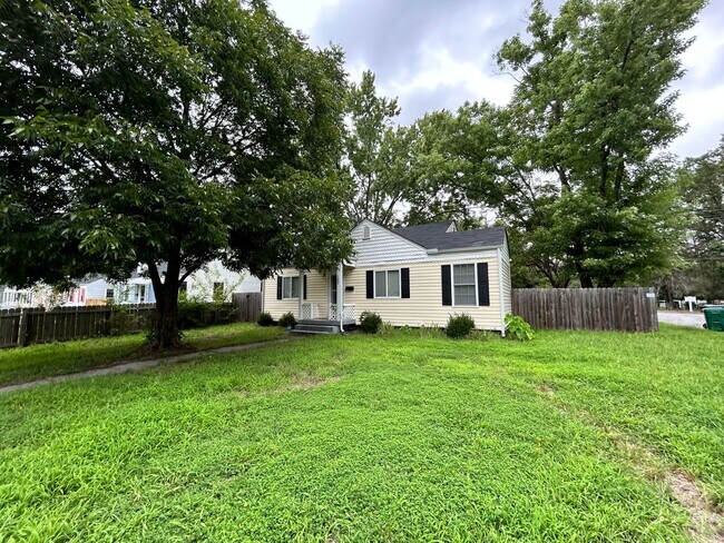 Building Photo - Perfect 2 Bedroom Home in Ginter Park Avai...