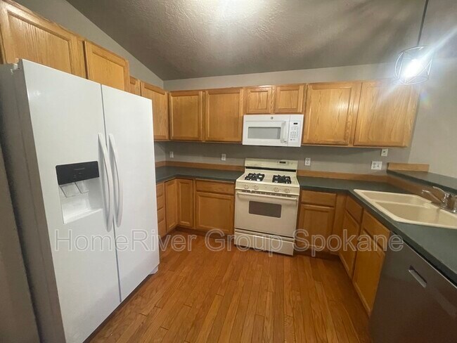 Foto del edificio - 23209 E Maxwell Ave