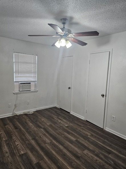 Building Photo - 1215 N Elm St