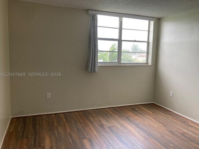 Foto del edificio - 7900 Tatum Waterway Dr