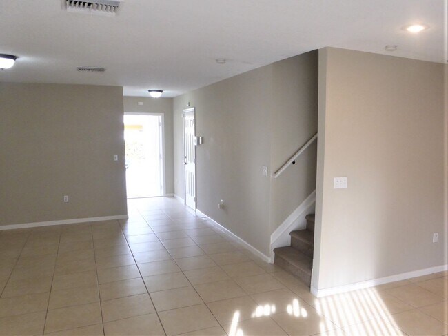 Foto del edificio - 999 SW 15th St