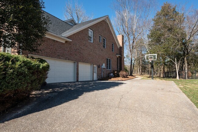 Foto del edificio - 1449 Willowbrooke Cir