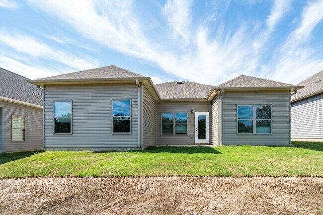 Building Photo - New Construction Elegance on a Peaceful Cu...