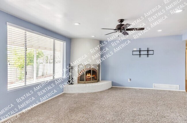 Foto del edificio - 3 Bed/2 Bath Single Story Home w/ POOL!