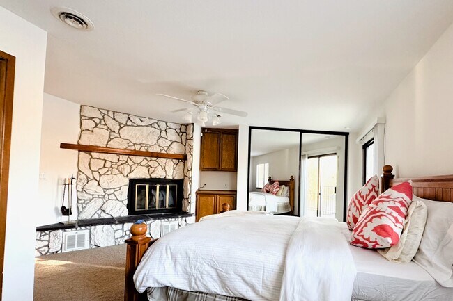 Building Photo - 695 Ketch Ct