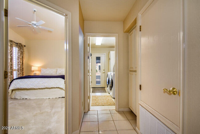 Foto del edificio - 10929 E Spring Creek Rd