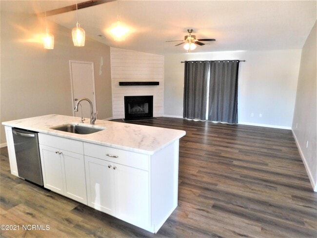 Building Photo - 110 Woodside Ct