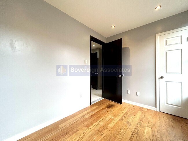 Foto del edificio - 312 W 114th St