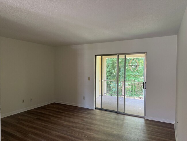 Building Photo - Forest Acres