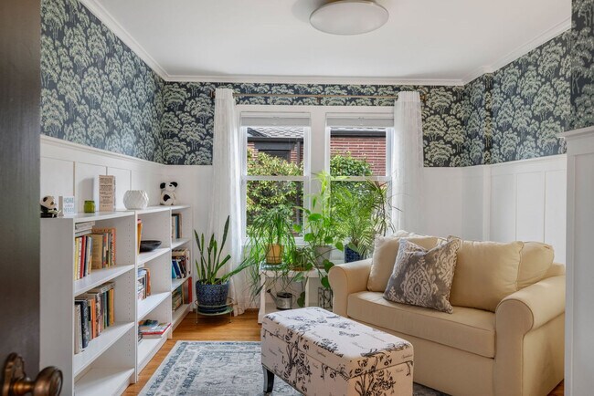 Foto del edificio - 8324 23rd Ave NW