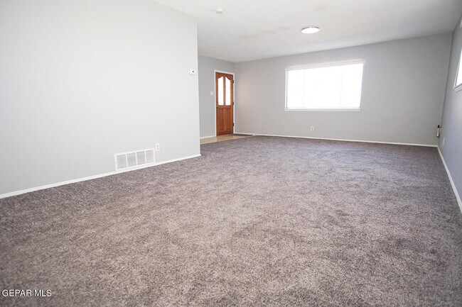 Foto del edificio - 3530 Hamilton Ave