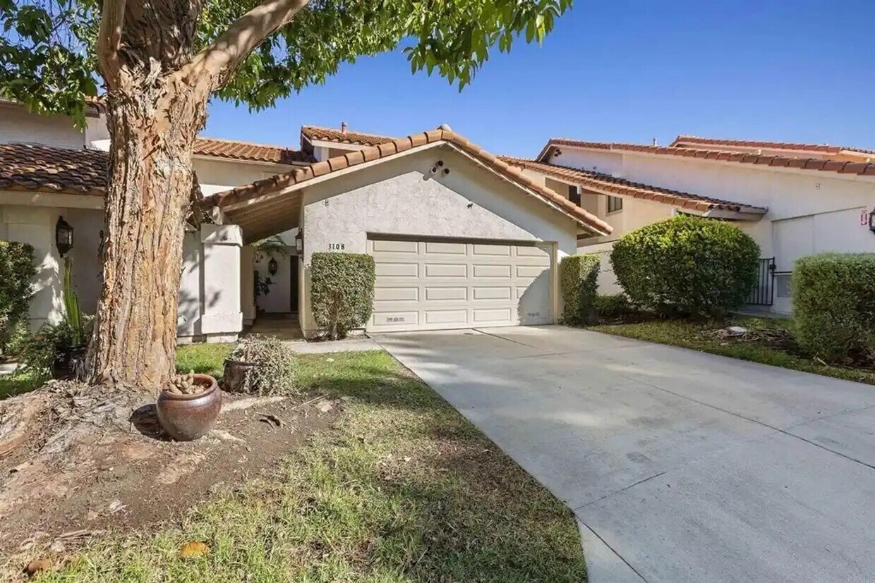 Primary Photo - Upgraded La Costa Townhome