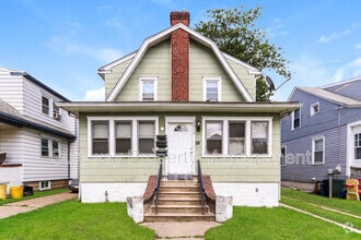 Building Photo - 2410-2410-46 46th St