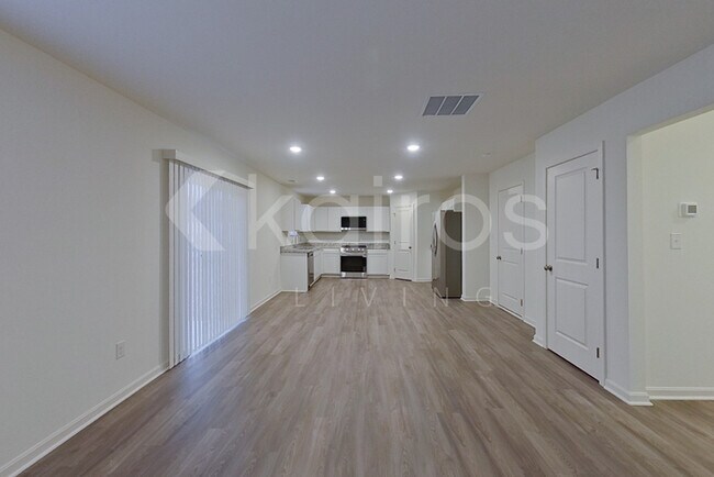 Building Photo - 12 Marbury Dr