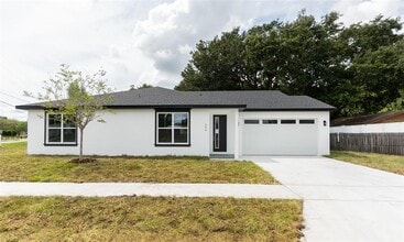 Building Photo - 200 Bridle Path