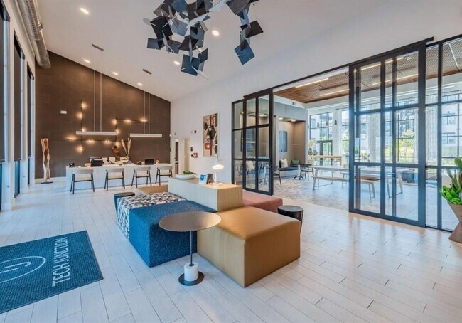 Foto del edificio - 13624 Dessau Rd