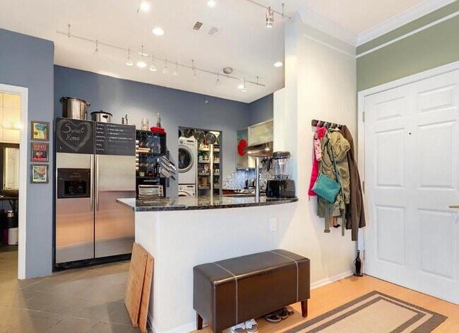 Building Photo - 1580 Spring Gate Dr