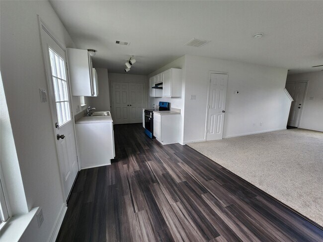 Foto del edificio - 207 Branch Cir