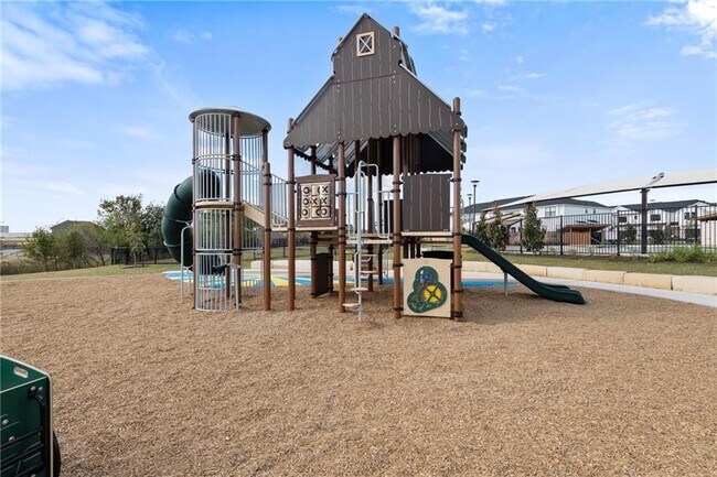 Building Photo - 135 Amber Fields Trail