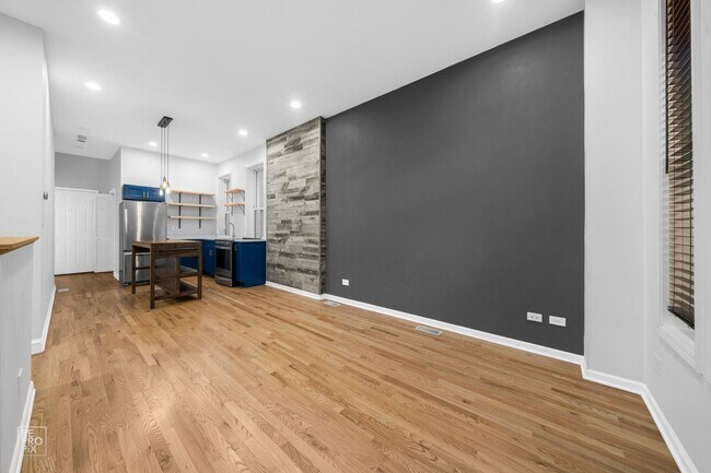 Photo - Spacious and Modern Wicker Park Duplex House