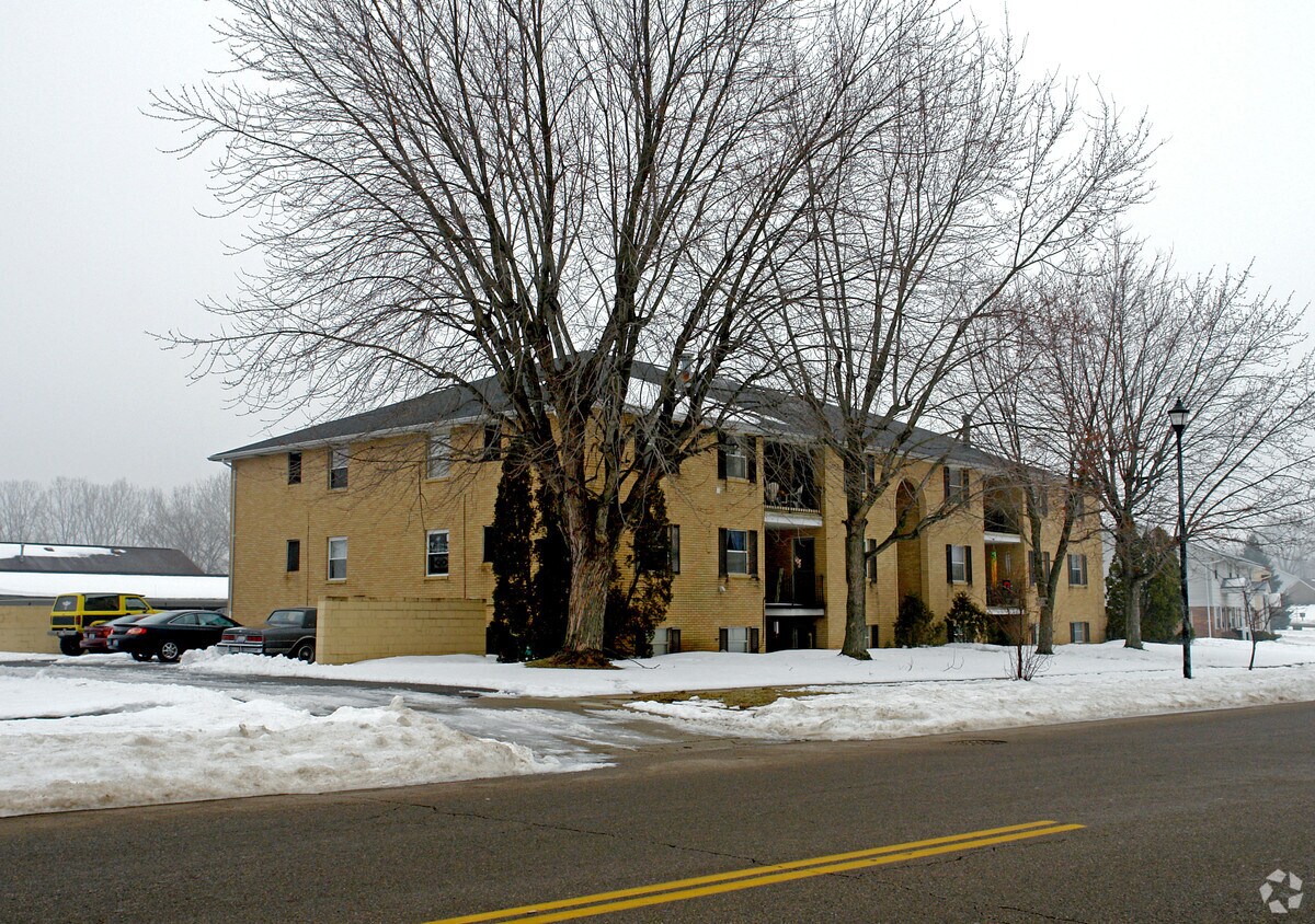Building Photo - 2453 Red Coach Dr