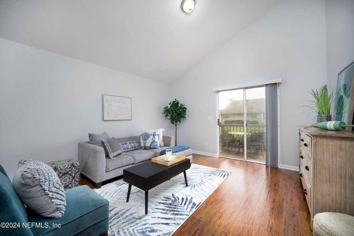 Foto principal - 716 Marsh Cove Ln