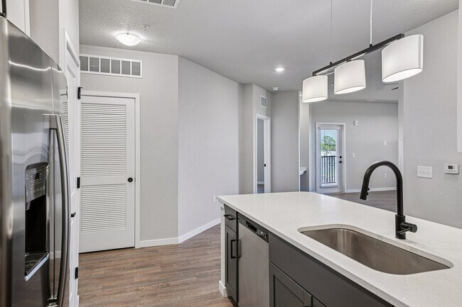 11-web-or-mls-166 Integra TC Blvd Unidad 3422-S3110-011 - The Sante
