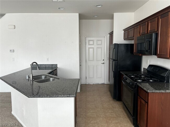 Building Photo - 5369 Panaca Spring St