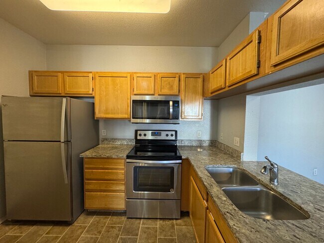 Building Photo - 5401 E Van Buren St