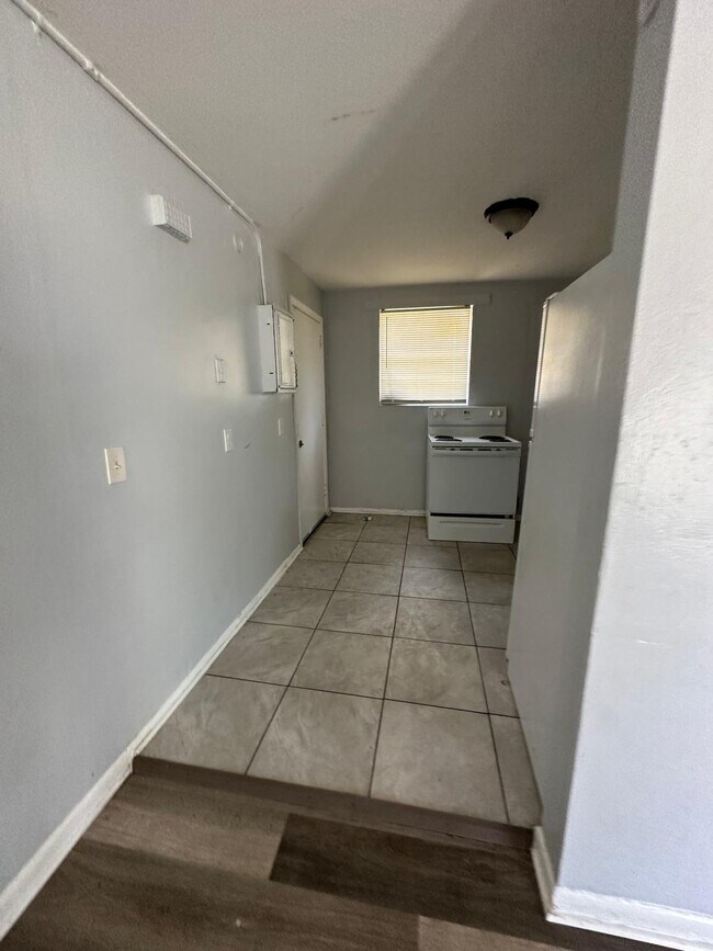 Foto del edificio - 1305 W 6th St