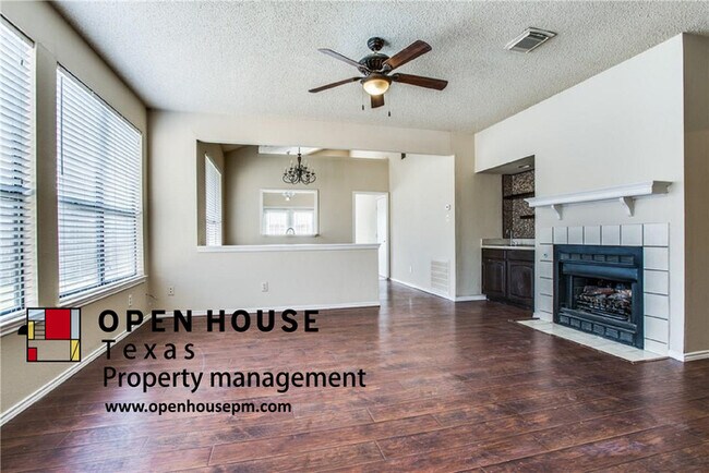 Building Photo - 2232 Arbor Creek Dr, Carrollton