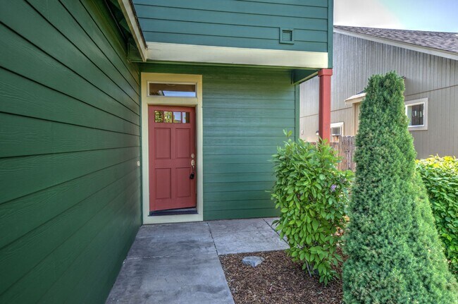 Foto del edificio - 63036 NE Amherst Pl