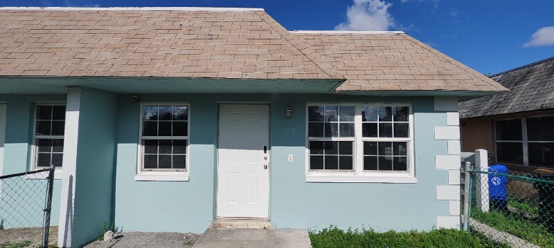 Foto principal - 1614 NW 8th Ave