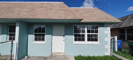 Building Photo - 1614 NW 8th Ave