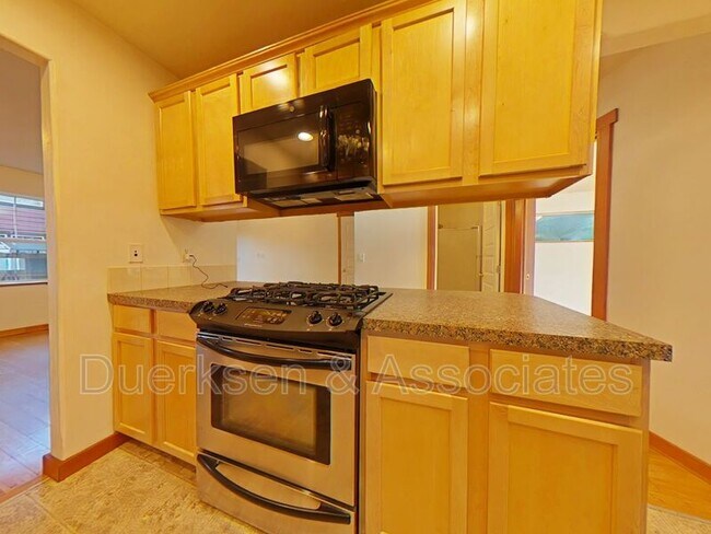 Foto del edificio - 1045 NW 23rd St