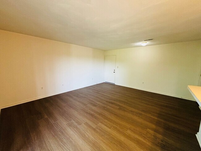 Foto del edificio - 3 Bedroom 2 Bath Condo