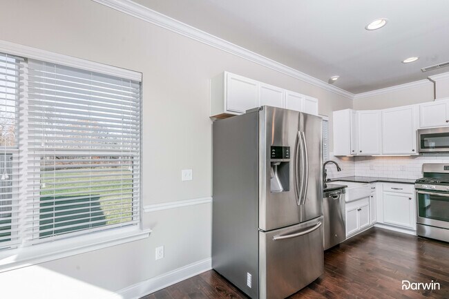 Building Photo - 2004 Perrin Court, Walkertown, NC 27107