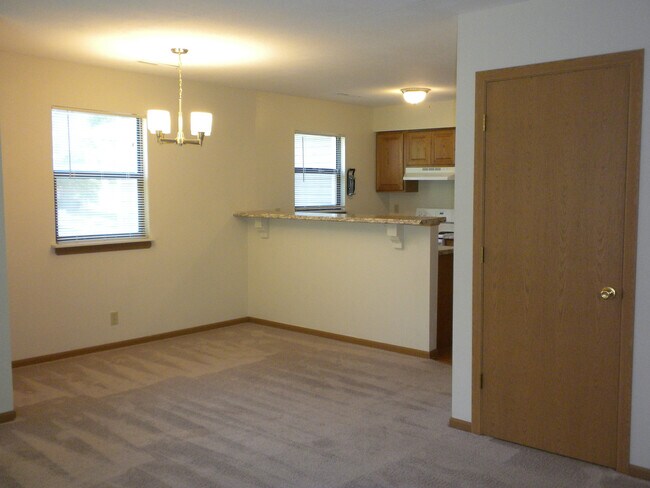Building Photo - 2 bed, 1 Bath Duplex, West Columbia.
