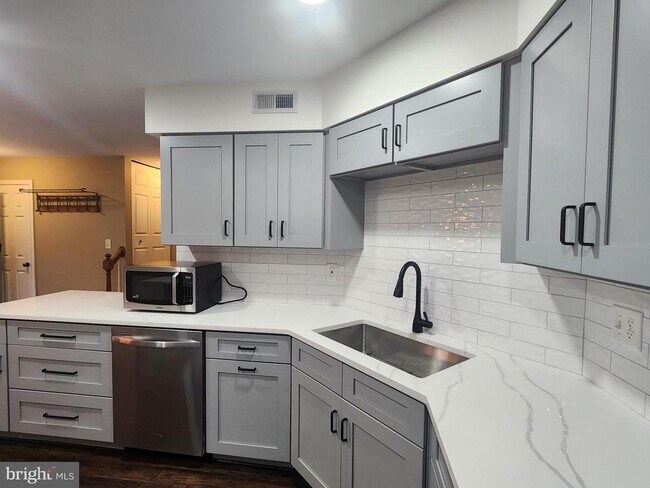 Foto del edificio - 14363 Long Channel Dr