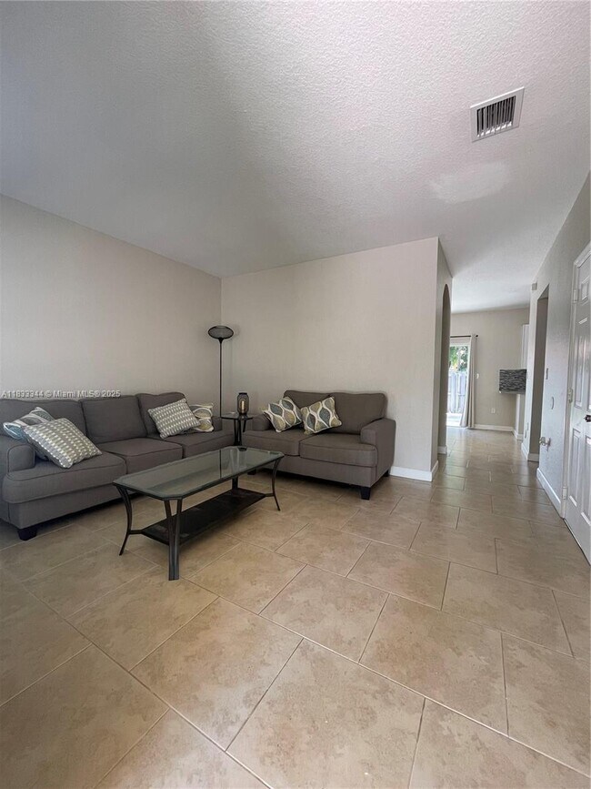 Foto del edificio - 4129 NE 26th St