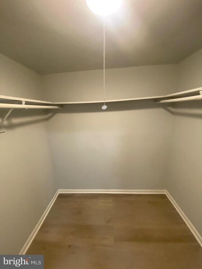 Foto del edificio - 5801 Quantrell Ave