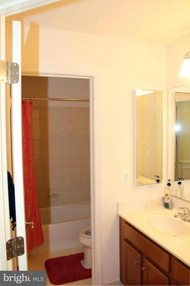 Foto del edificio - 21241 Walkley Hill Pl