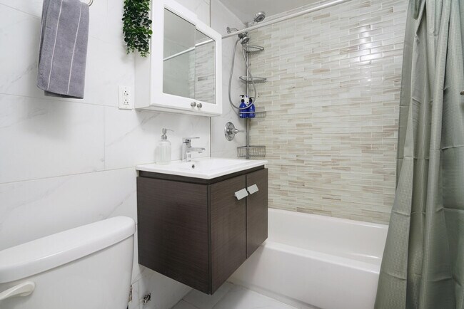 Foto del edificio - 227 E 30th St