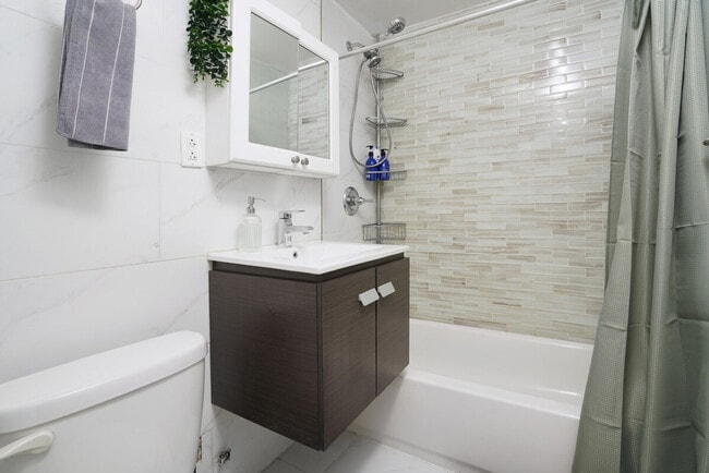 Building Photo - 227 E 30th St