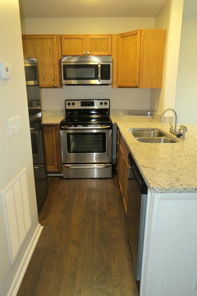 Building Photo - 662 Rehnea Dr